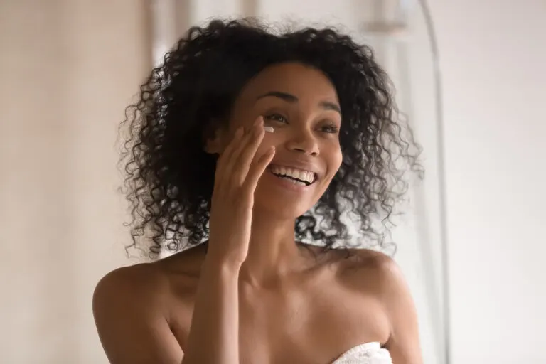 Crema antiarrugas casera para el contorno de ojos