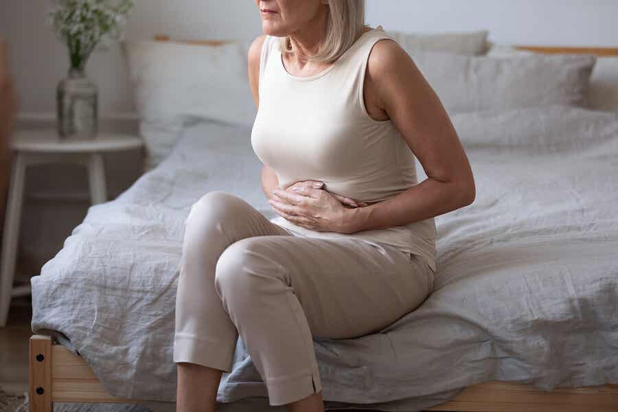 ¿Por qué se hincha el vientre en la menopausia?
