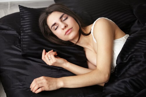 Qué le ocurre al cuerpo durante el sueño