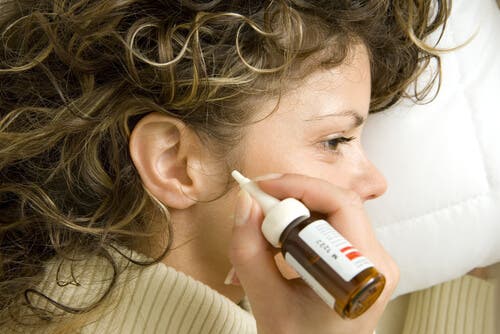 7 fórmulas naturales para eliminar la cera de los oídos