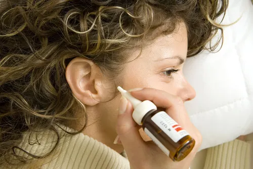 Los 8 mejores remedios naturales para eliminar la cera de los oídos