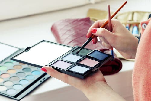 Algunos cosméticos pueden poner en riesgo tu salud