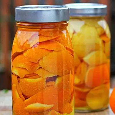 Desinfectando hecho de cáscara de naranja