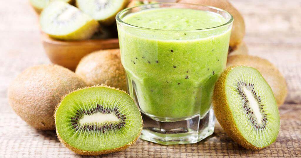 ¿Cómo preparar este licuado de kiwi y espinacas?