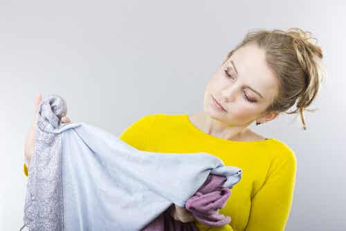 11 modos de quitar el mal olor de la ropa sin necesidad de agua
