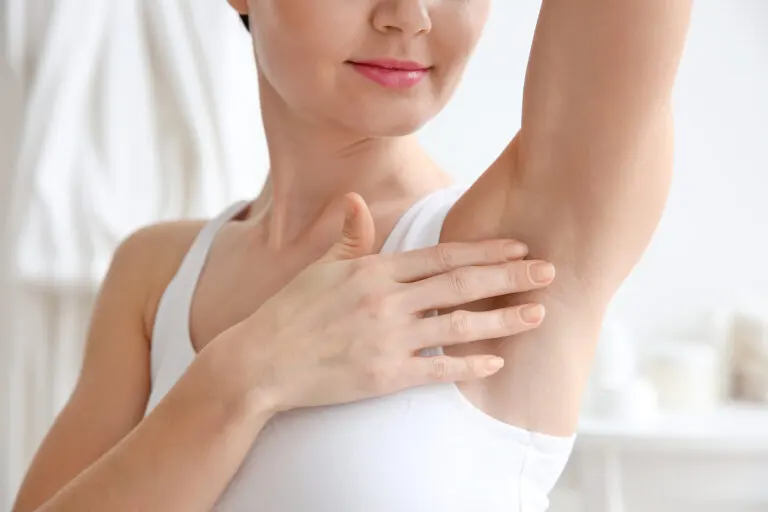 7 productos naturales para tratar el mal olor en las axilas