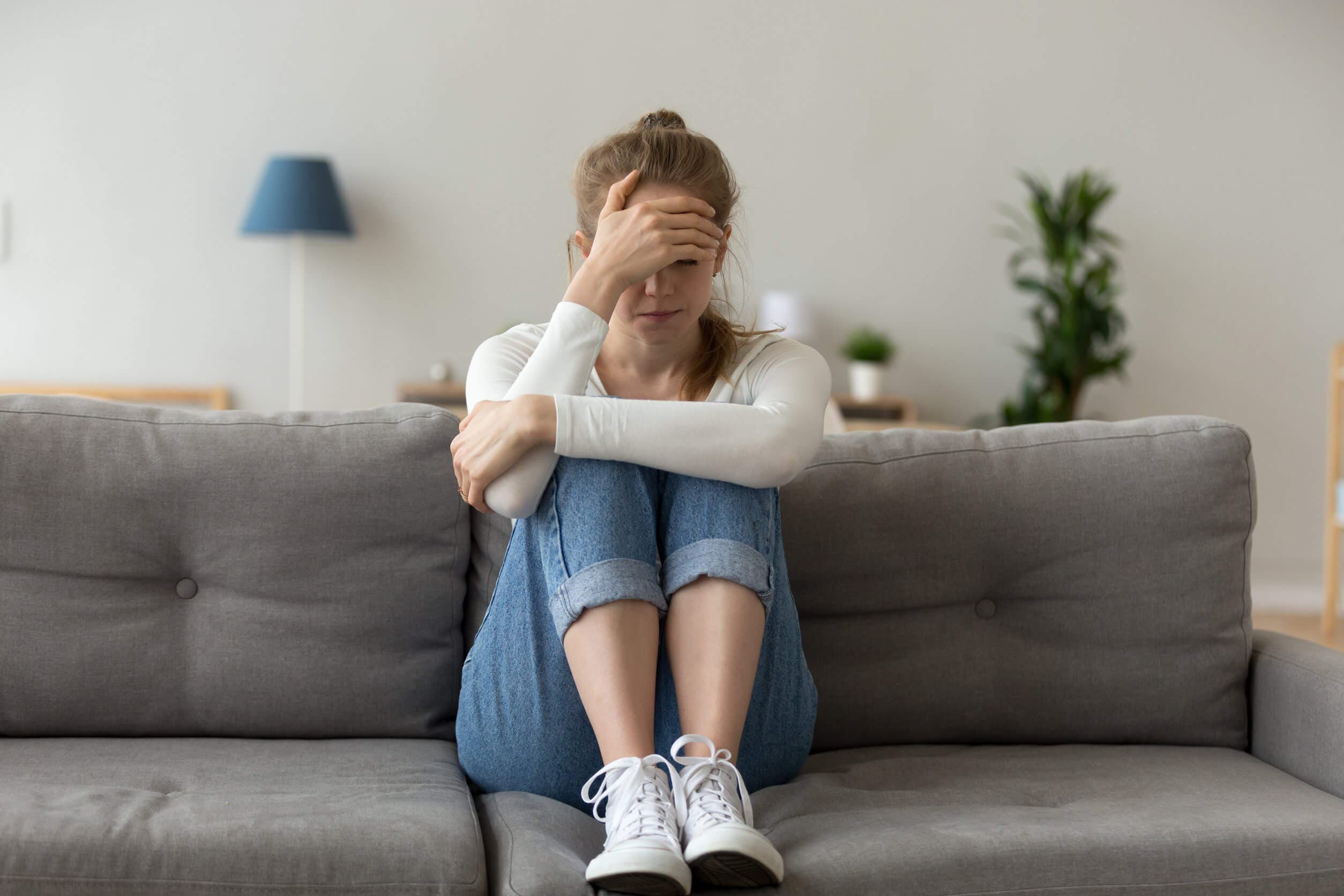 Cómo gestionar el dolor emocional que acumulamos a escondidas