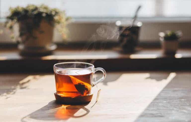5 extraordinarios tés para bajar de peso fácilmente