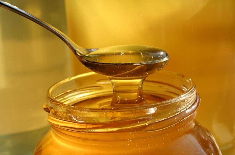 7 sorprendentes usos de miel de abeja