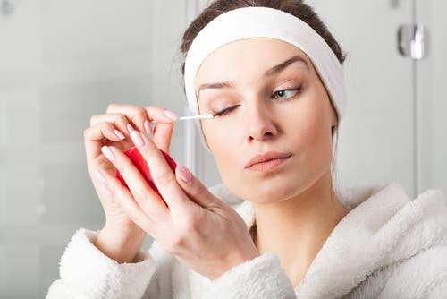 Utiliza desmaquillante para lucir hermosa al despertar