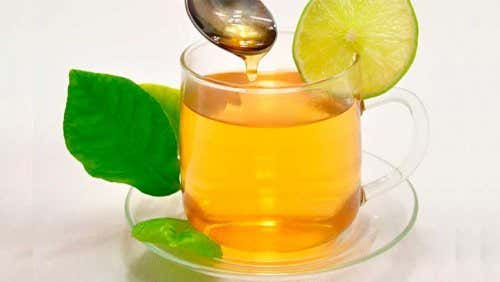 agua y miel para sofocos por menopausia