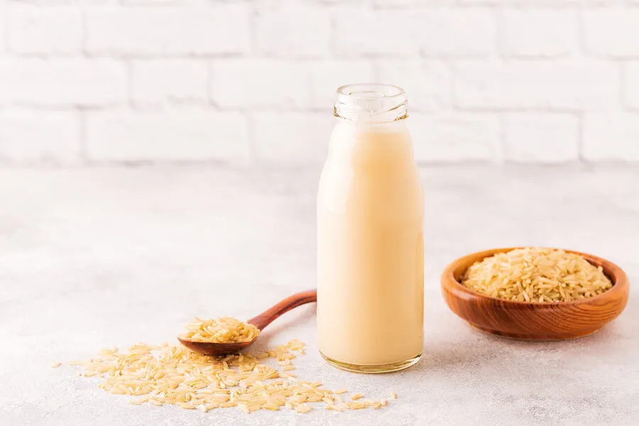 7 usos que le puedes dar al agua de arroz.