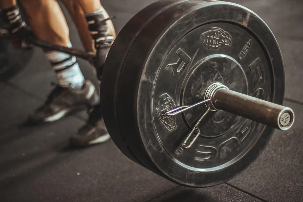 Pesas para entrenar como Arnold Schwarzenegger.