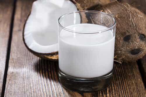 6 batidos con leche de coco que debes probar