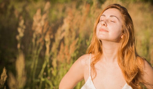 7 espectaculares trucos para lucir hermosa sin usar maquillaje