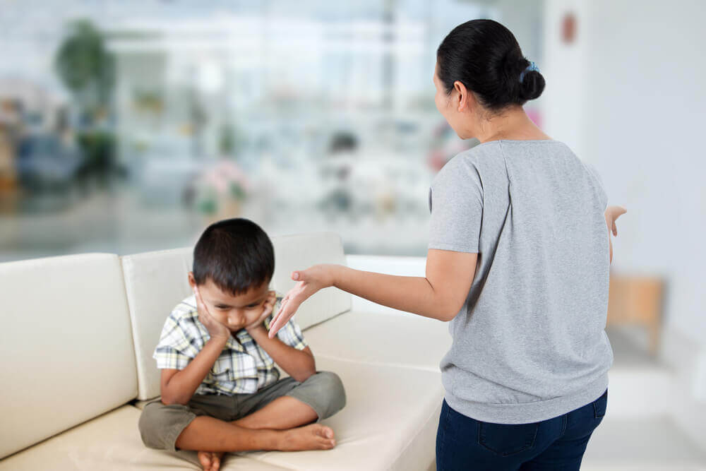 7 comportamientos tóxicos de los que no son conscientes los padres