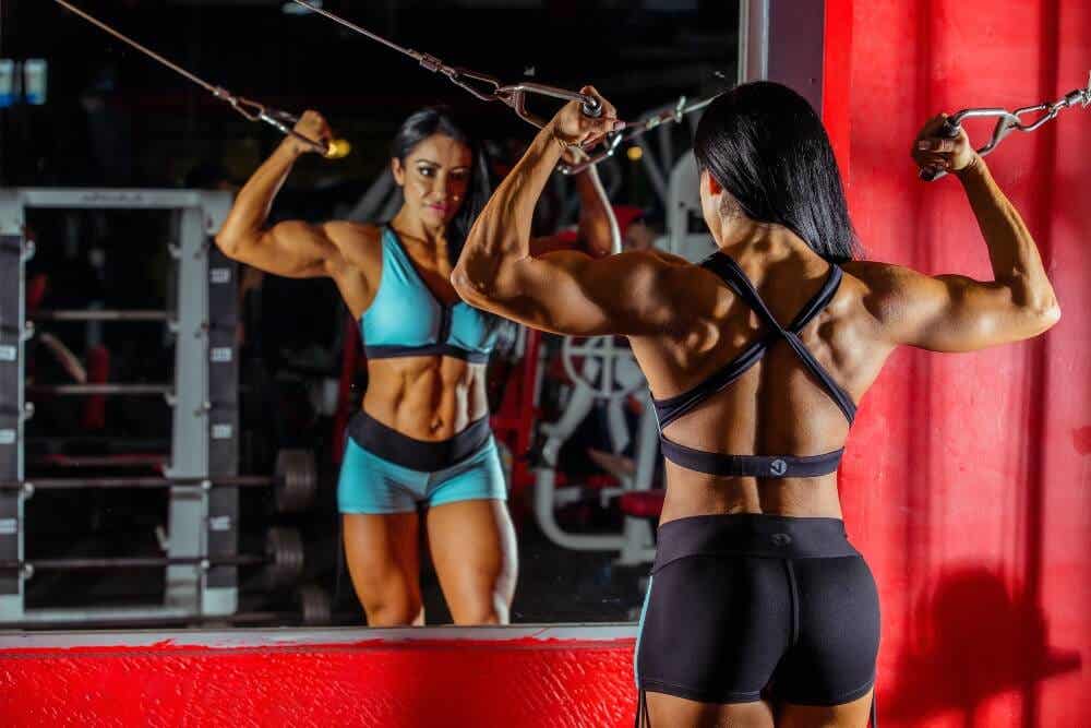 Las mujeres también se interesan por el bodybuilding.