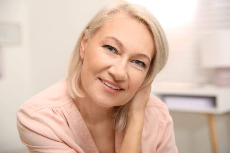 Controla los sofocos por menopausia con estos 8 remedios caseros