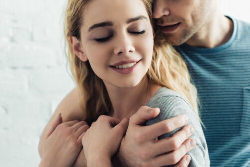 Quiero un abrazo tan fuerte que me rompa todas las dudas