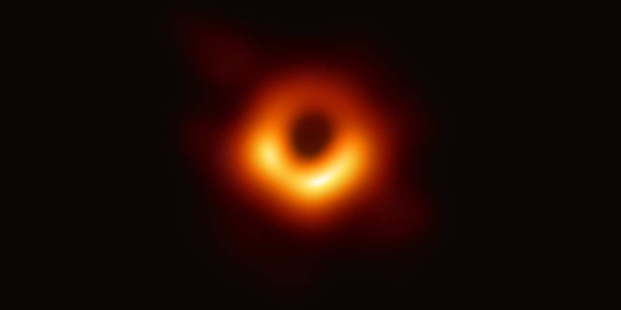 Primera foto de un agujero negro.