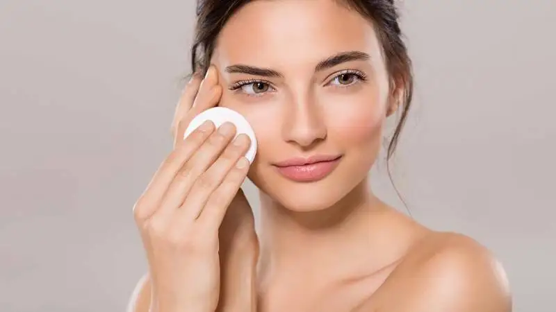 Quitar maquillaje pestañas
