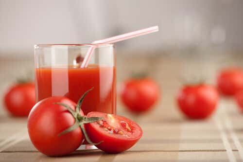 Beneficios del zumo o jugo de tomate