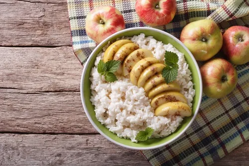 Arroz con leche vegetal y fruta