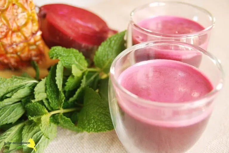 Jugo de pera, remolacha y espinacas para revitalizar el organismo