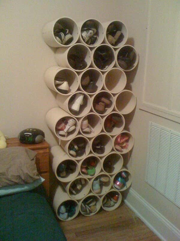 Organizador de zapatos hecho con PVC.