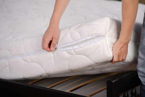 Usar un colchón ortopédico