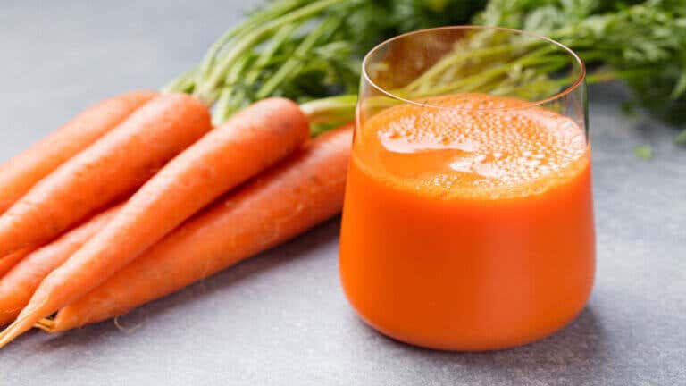8 beneficios desconocidos del zumo de zanahorias
