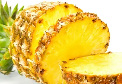 blanquear dientes con piña