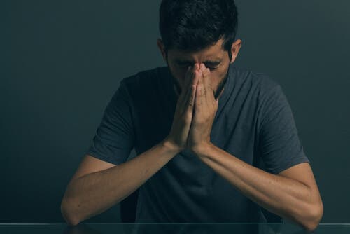 Hombre con depresión