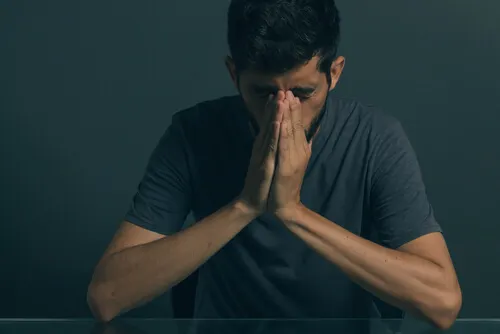 Hombre con depresión