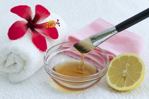 7 ingredientes que puedes incluir en tus mascarillas para combatir el acné