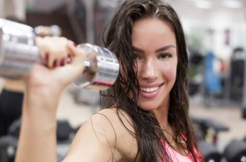 5 ejercicios fáciles para mejorar tu busto de forma natural