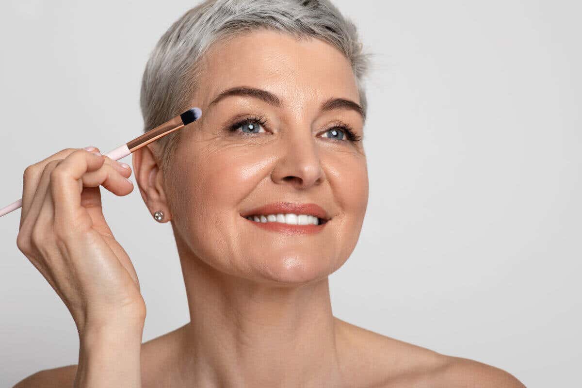 Tips de maquillaje de ojos para mujeres mayores de 40