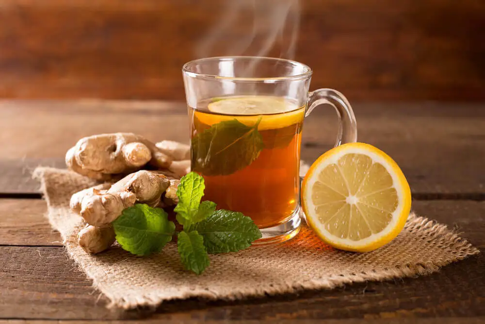 Té de jengibre con limón.