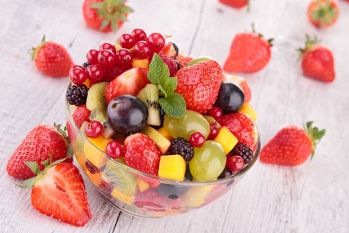 Consume frutas con el estómago vacío