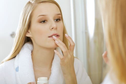 Desmaquilla los labios