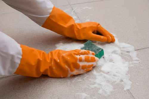 Limpiar suelos con jabón neutro