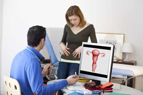 Mujer con ovario poliquístico