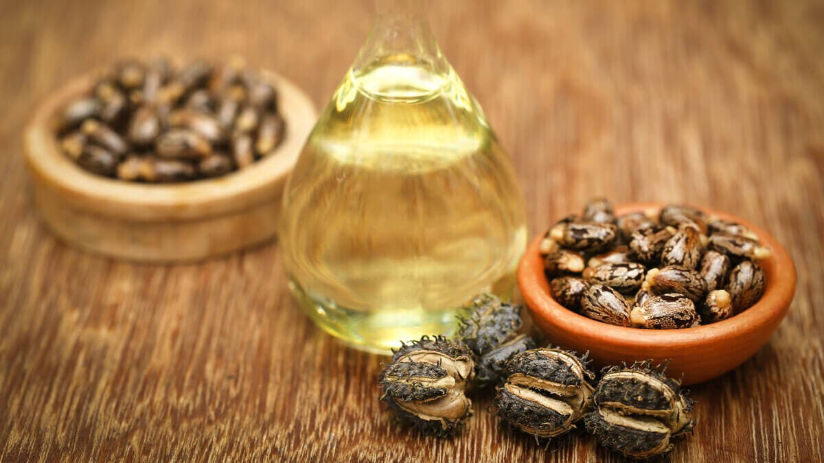 Aceite de ricino para desintoxicar el estómago.