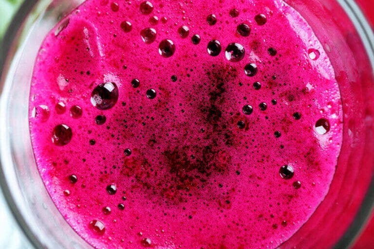 Batido de remolacha y perejil para combatir las varices