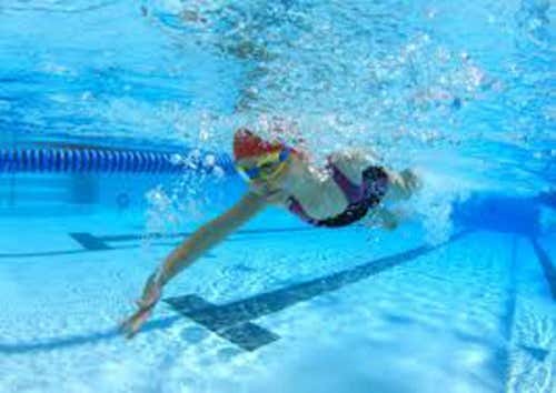 La natación ayuda a mejorar la salud