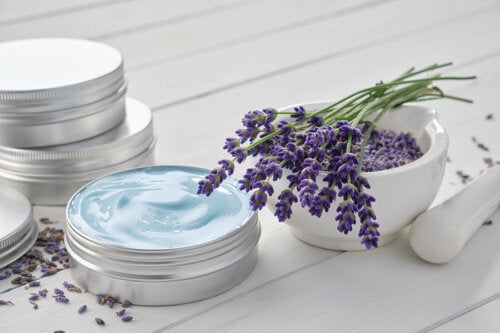 ¿Te preocupan las arrugas? Cómbatelas con esta crema antiedad casera