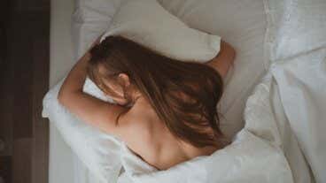 7 beneficios de dormir desnudo