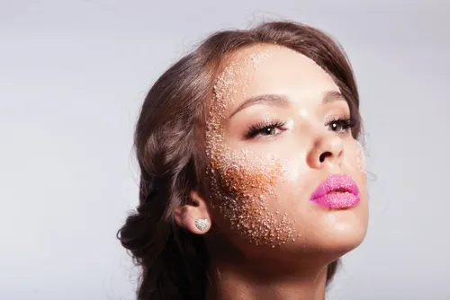 exfoliar la piel con azúcar