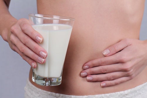 Descubre 6 hábitos que te provocan inflamación abdominal