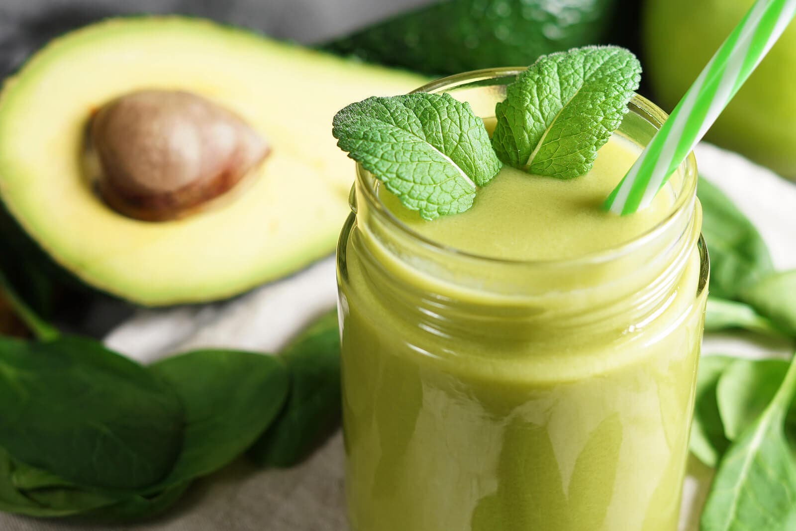 Batido de aguacate y plátano.